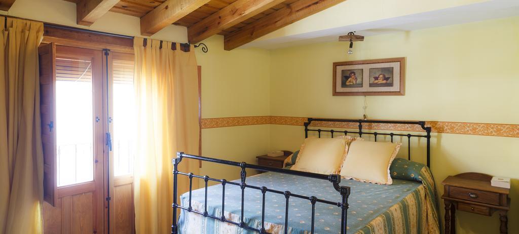La Casa Del Tio Venancio Pensionat Caracenilla Rum bild