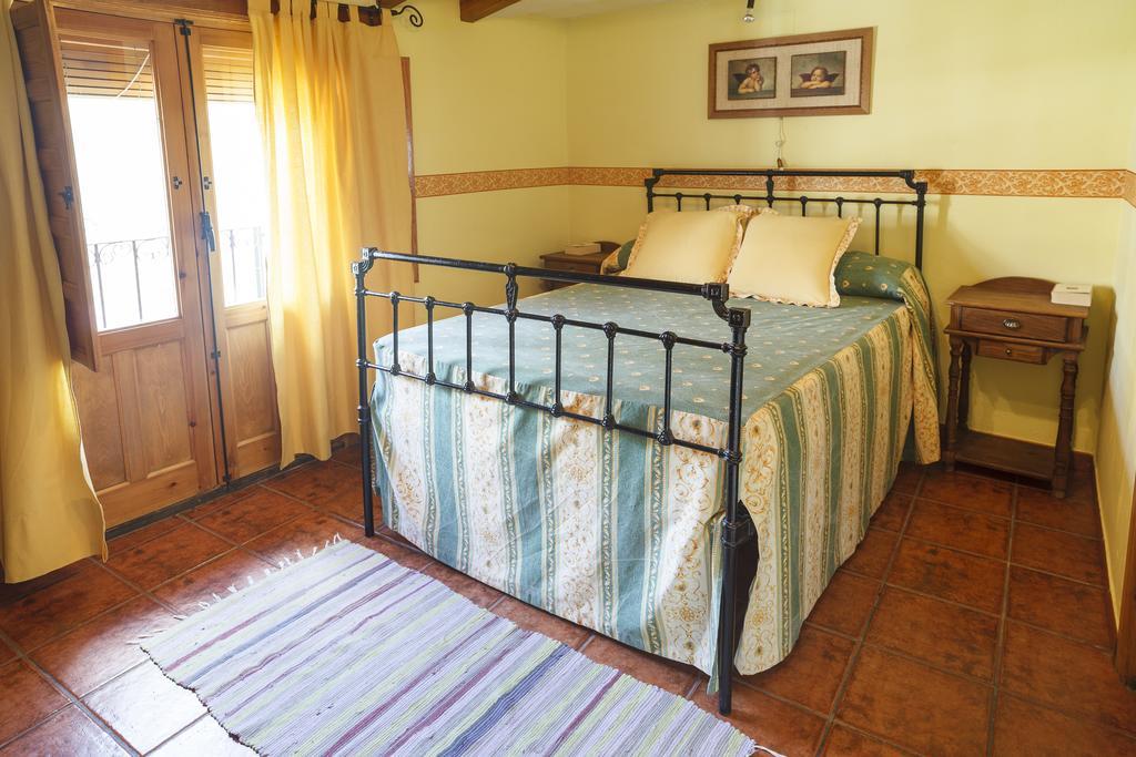 La Casa Del Tio Venancio Pensionat Caracenilla Rum bild