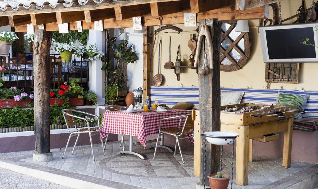 La Casa Del Tio Venancio Pensionat Caracenilla Exteriör bild
