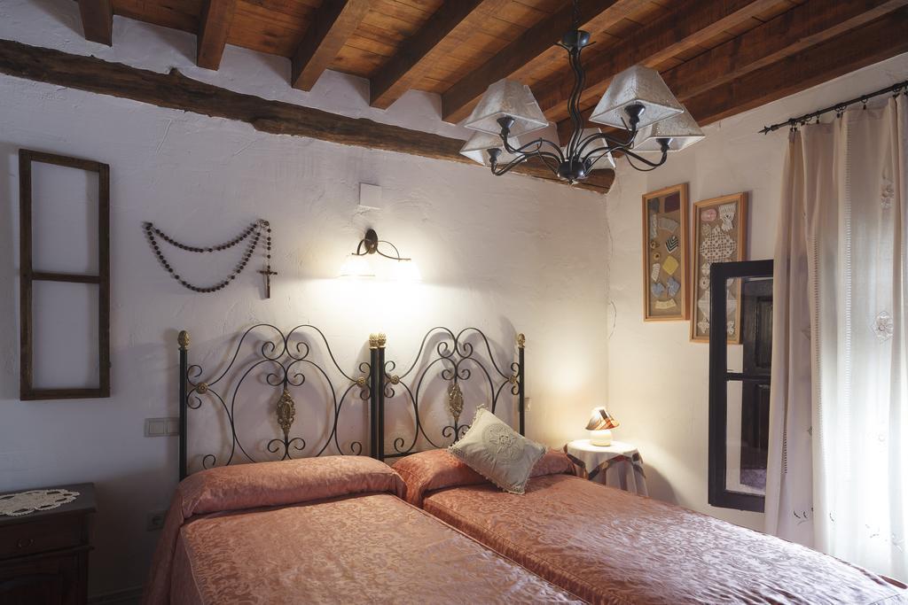 La Casa Del Tio Venancio Pensionat Caracenilla Exteriör bild