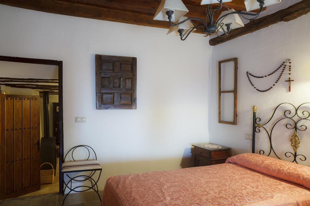 La Casa Del Tio Venancio Pensionat Caracenilla Exteriör bild